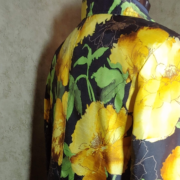 Susan Graver 2-piece blazer set - Picture 8 of 8